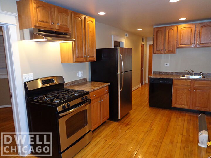 Foto principal - 1821 N Sawyer Ave