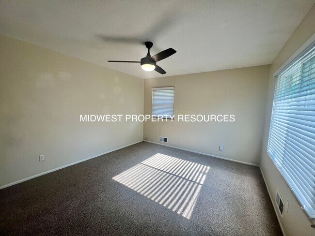 Building Photo - 2 Bedroom Duplex for Lease in Oak Grove | ...