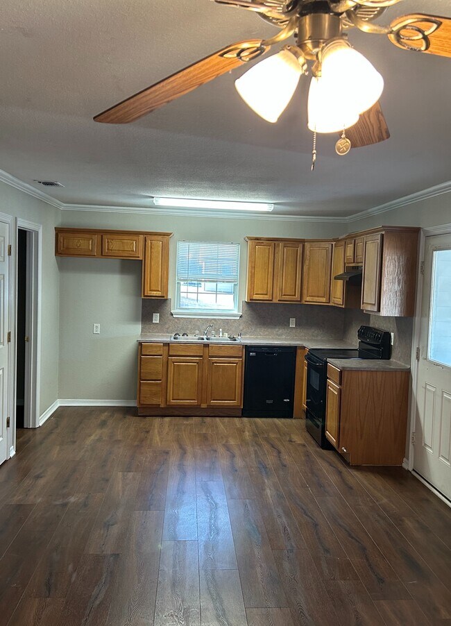 Foto del edificio - 1215-1217 Pine Hill Drive