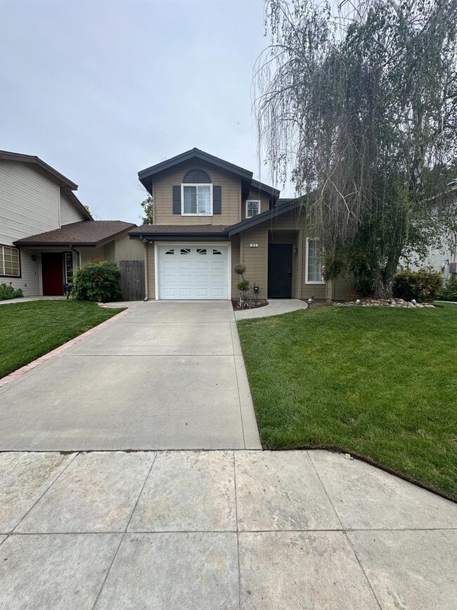 Building Photo - 813 E Mockingbird Ln