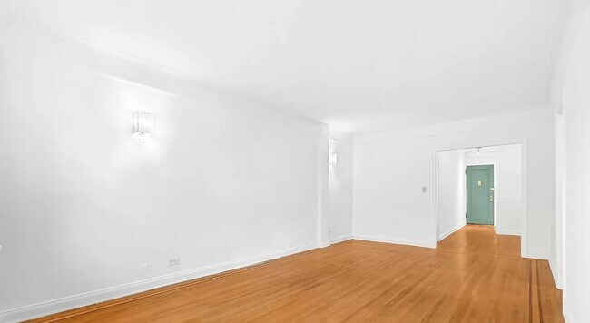 Foto del edificio - 30-83 Crescent St