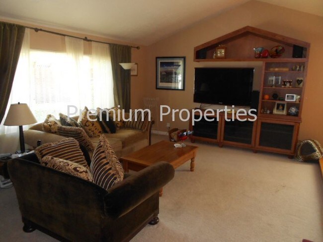 Building Photo - 1438 Windwood Ct