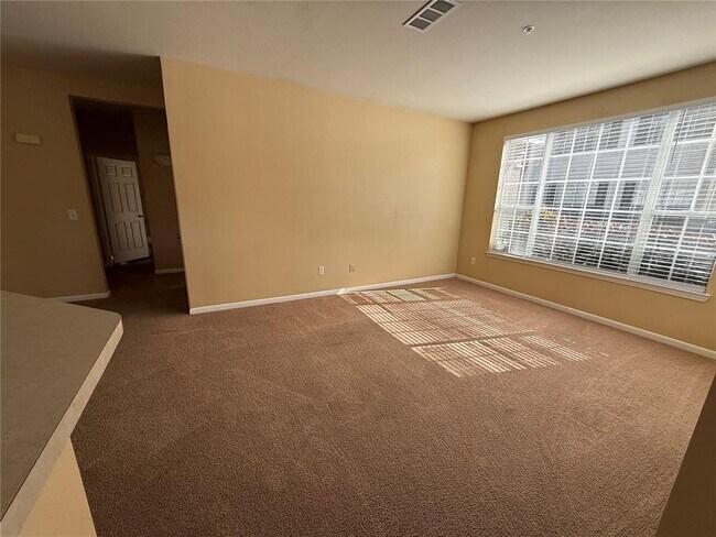 Foto del edificio - 8965 Lee Vista Blvd