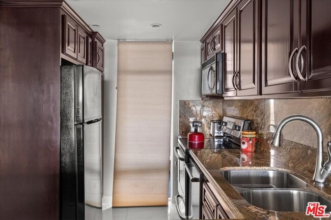 Foto del edificio - 4267 Marina City Dr