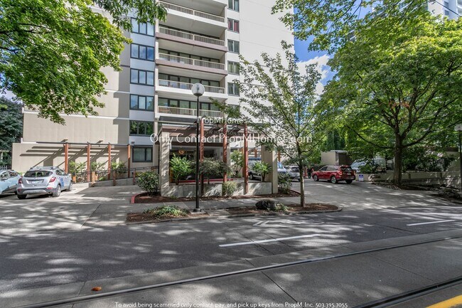Foto del edificio - Elegant Downtown Portland Condo with Moder...