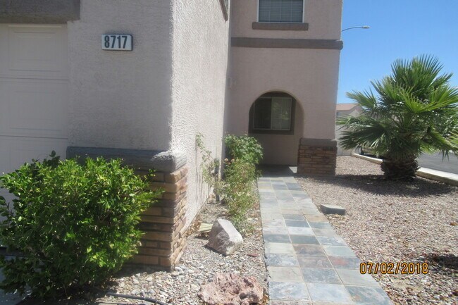 Building Photo - Wonderful 3 bedroom home with pool