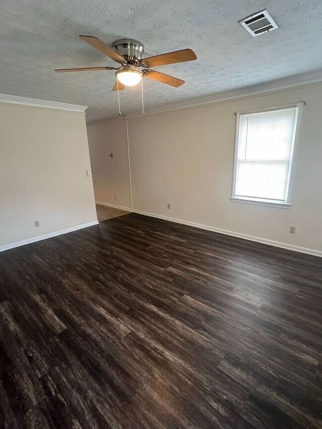 Photo - Finally 2 bedroom 1 bath ranch duplex available in Lawrenceville!!! House