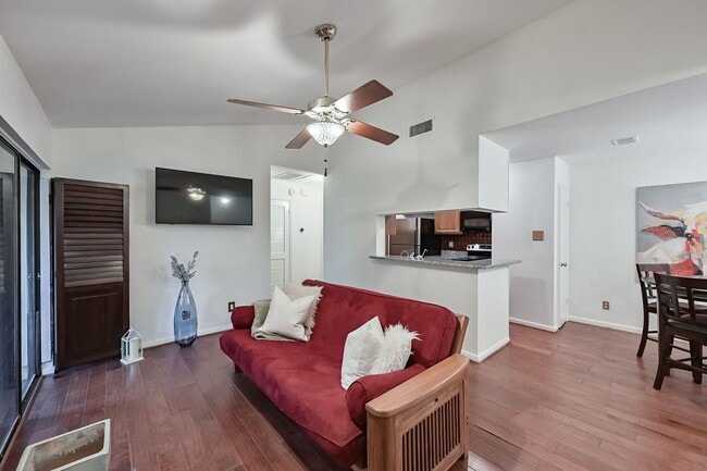 Foto del edificio - North Arlington Condo - 5 minutes to AT&T Stadium and Globe Life Field!