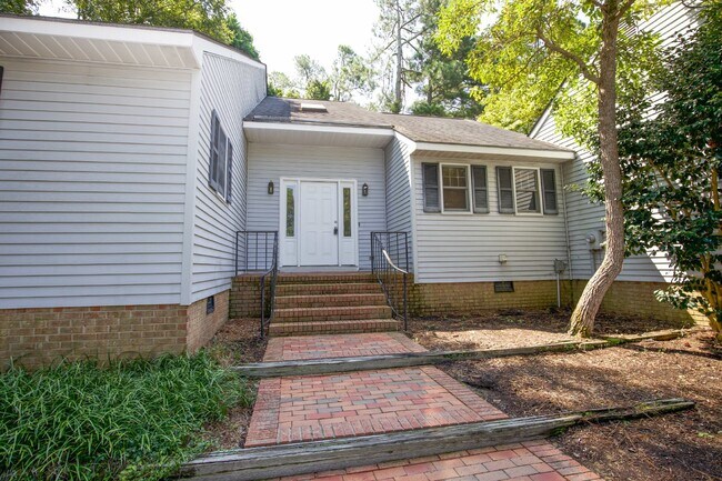 Foto del edificio - "3-Bedroom Home on Fox Hunt Lane in Southern Pines – Cozy Living Awaits!"