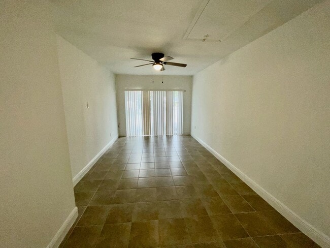 Building Photo - 1 Bed /1 Bath w/ Private Courtyard