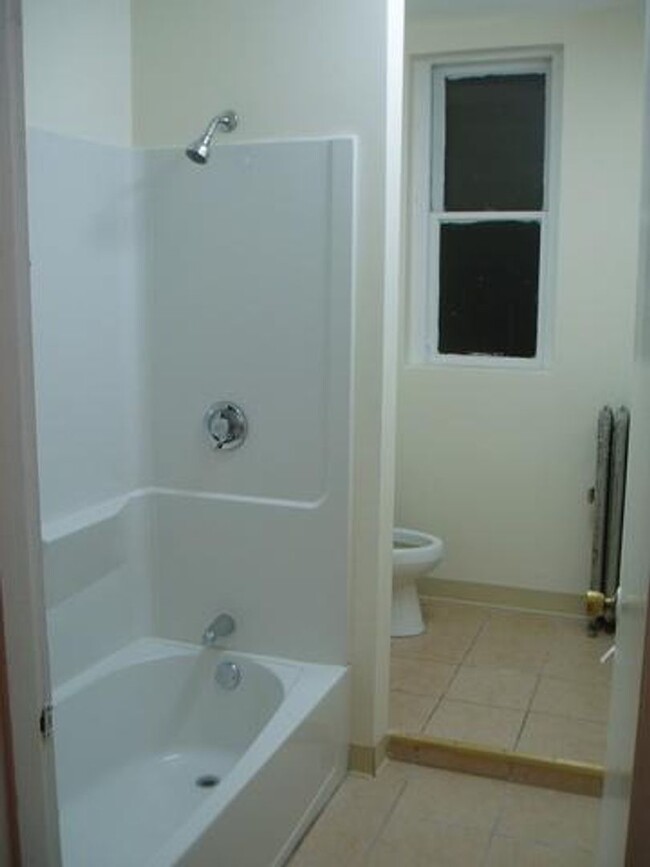 Foto del edificio - Large 3 bed located near Fenway and Kenmor...