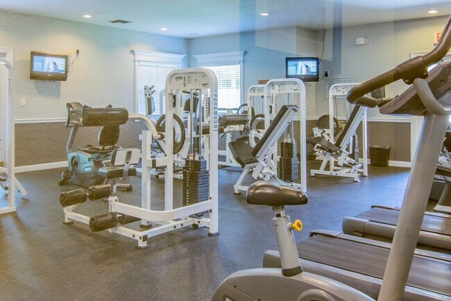 Foto del edificio - Ground Floor 2 Bedroom 1 Bathroom in Riverview, FL - Walk to Riverview Theater