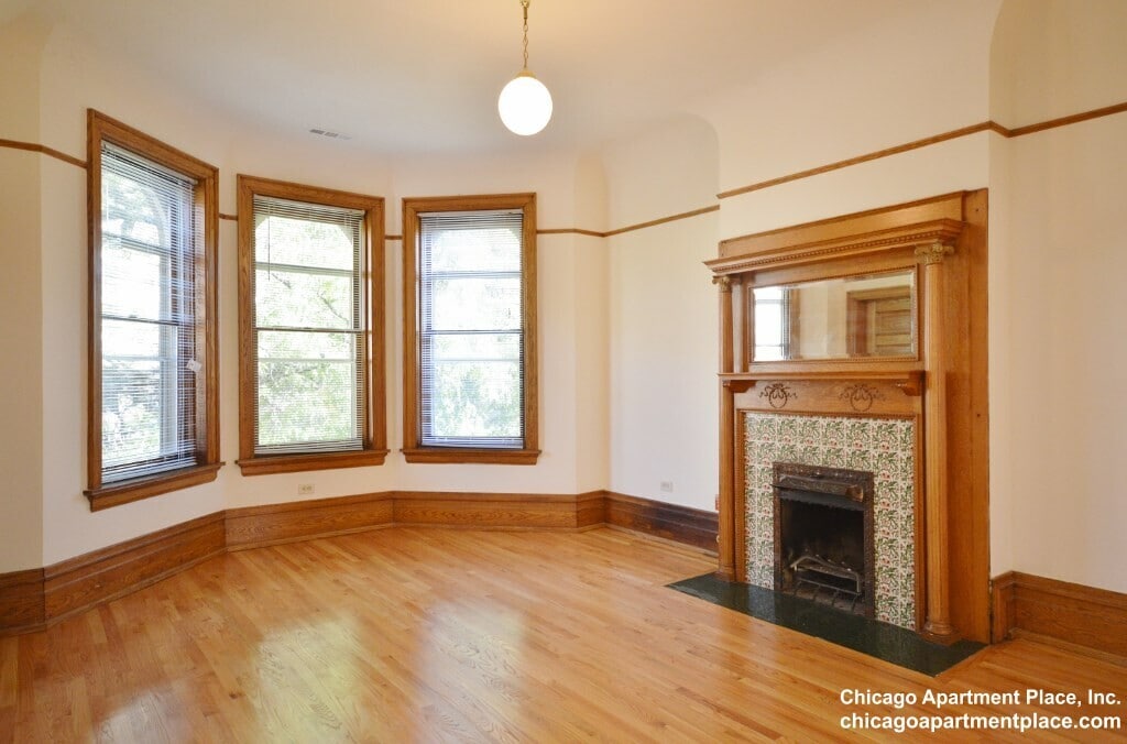 Foto principal - 2214 N Kenmore Ave