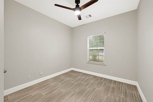 Building Photo - 11015 Harston Dr