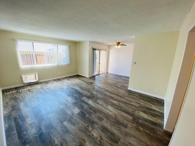 Building Photo - 932 N Sierra Bonita Ave