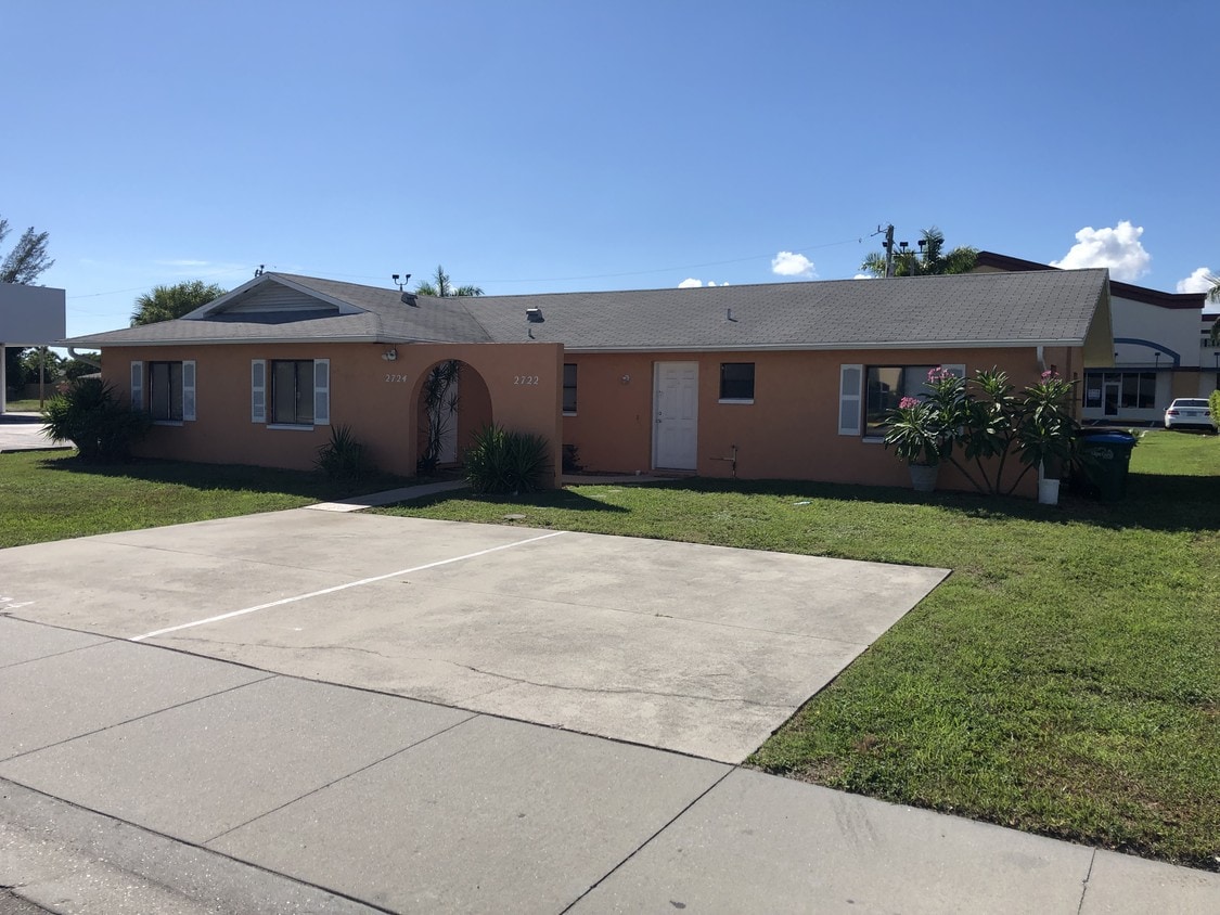 2722 Santa Barbara Blvd Unit 0, Cape Coral, FL 33914 Apartment for