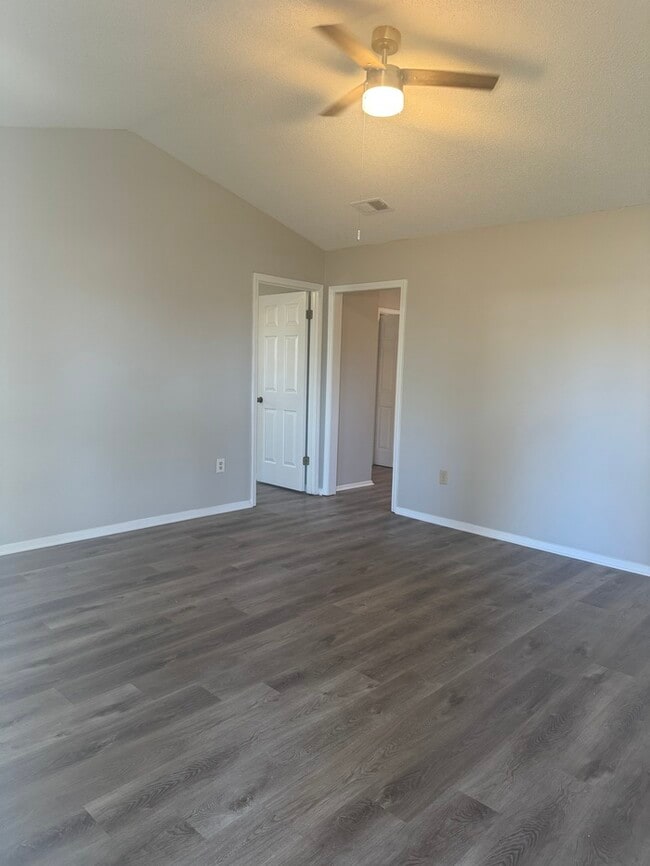 Building Photo - 4217 Brighton Dr