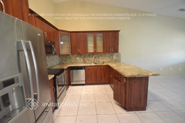 Building Photo - 8793 NW 142nd Ln