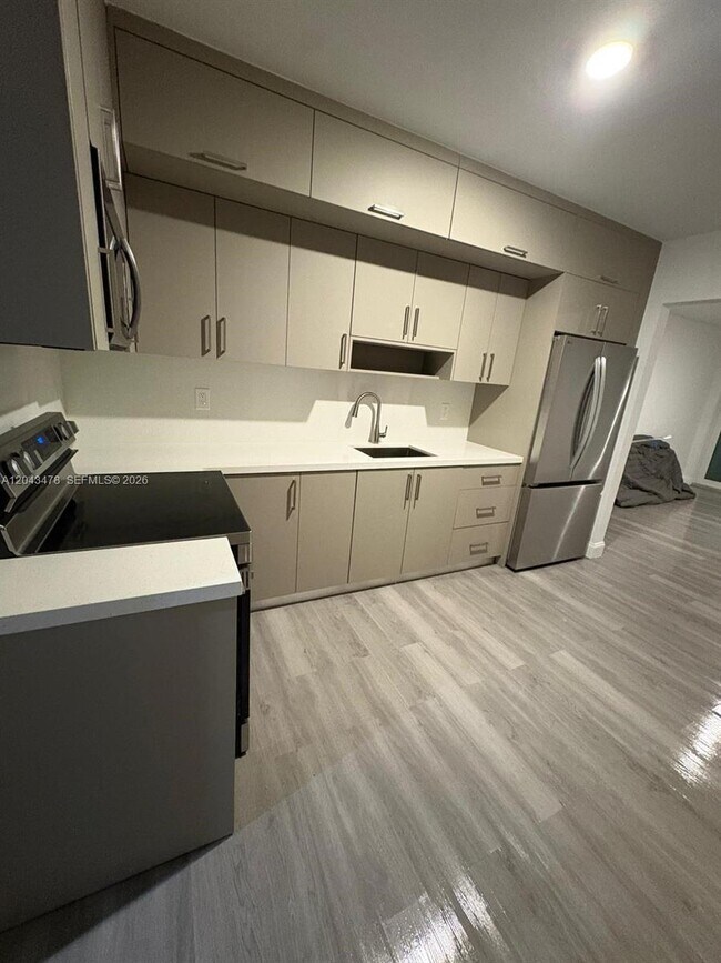 Building Photo - 225 SW 76th Ct