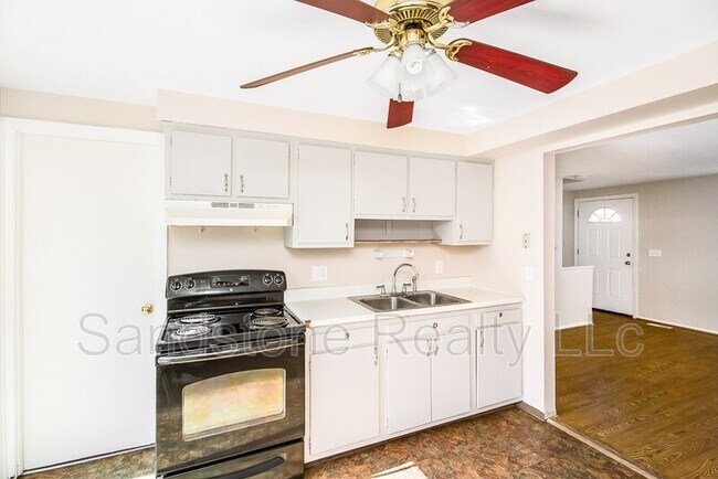 Foto del edificio - 671 Shoreline Dr