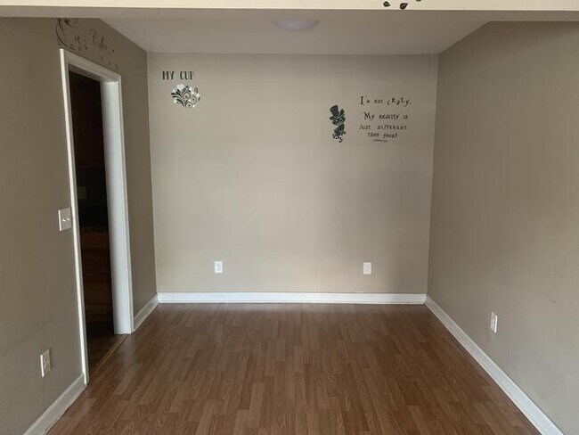 Building Photo - 406 S Walton Dr