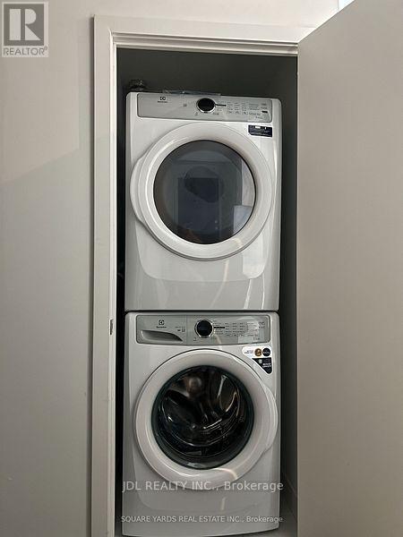 Building Photo - 8 Olympic Gdn Dr