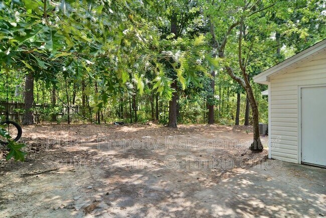Foto del edificio - 121 Manorwood Ct