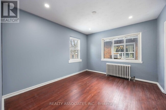 Photo du bâtiment - 162 Millwood Rd