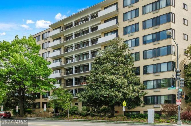 Foto principal - GREAT CORNER VIEWS! Wood floor Condo in Perfect DC Location Overlooking McLean Gardens