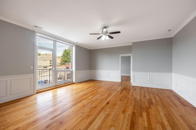 Foto del edificio - 520 N Western Ave