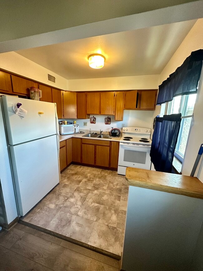 Foto del edificio - Stunning Glendale 2 BR Apartment!