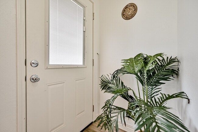 Entryway - 2331 Idlewood Dr
