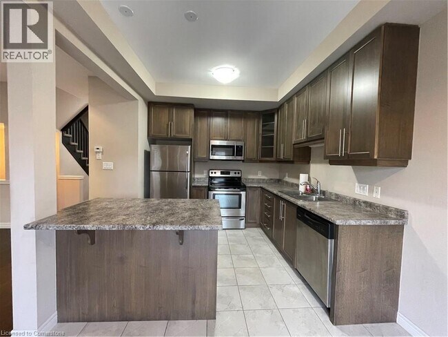 Building Photo - 210 Greenwater Pl