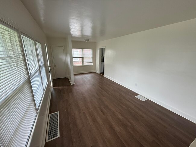 Foto del edificio - 549 Haskins Dr