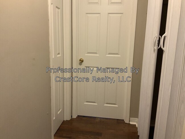 Building Photo - 3 Oakridge Dr