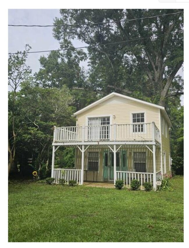 Building Photo - 859 Mill St