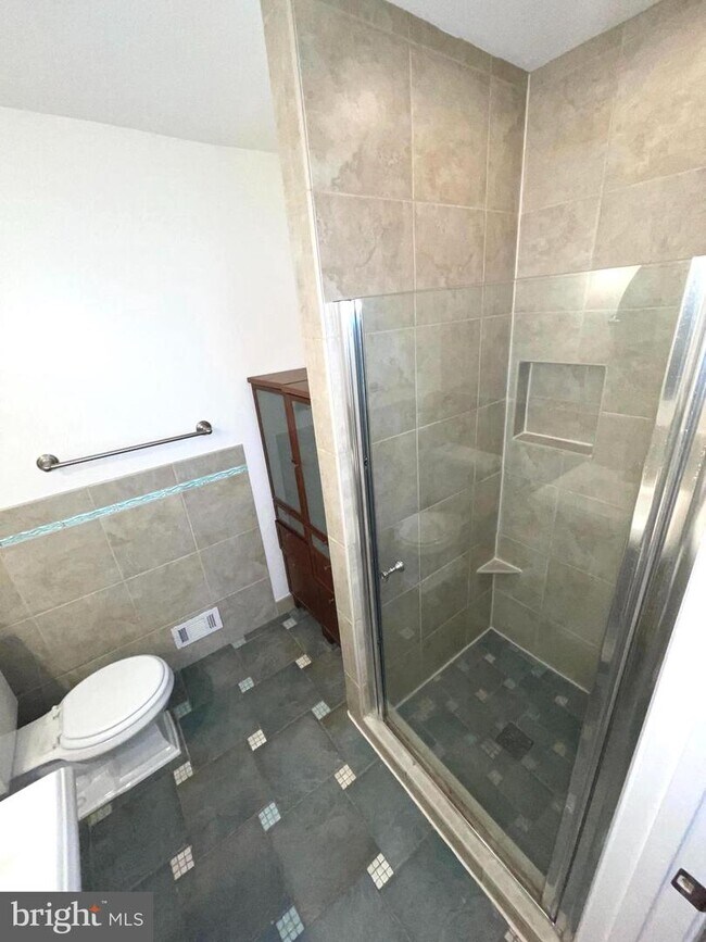 Building Photo - 7328 Glendower Ct