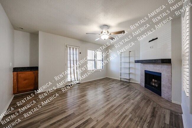 Foto del edificio - 8787 E Mountain View Rd