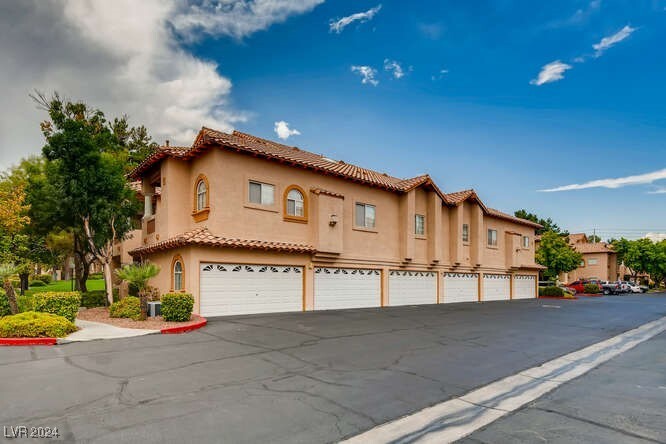Foto principal - 2925 Wigwam Pkwy