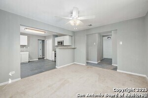 Foto del edificio - 109 Blue Bonnet St