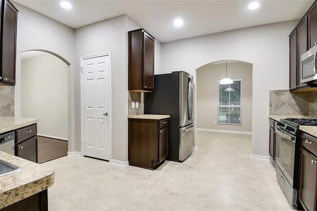 Foto del edificio - 28939 Birch Green Way