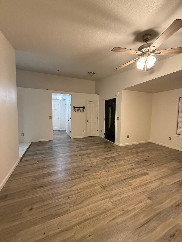 Foto del edificio - 5502 Hayes Ln