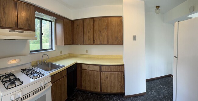 Foto del edificio - 2 Bedroom 1 Bathroom Townhouse in Shaler Area School District