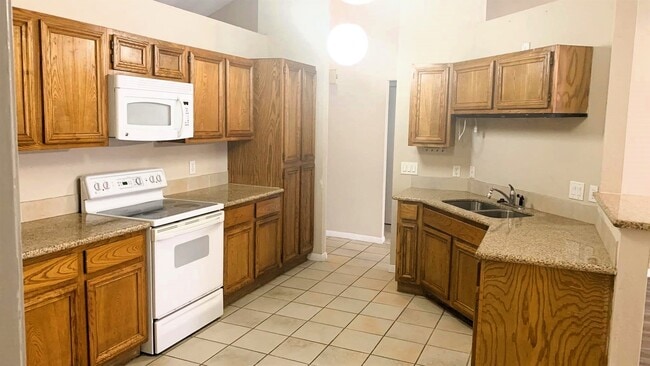 Building Photo - 3730 Village Grove Dr