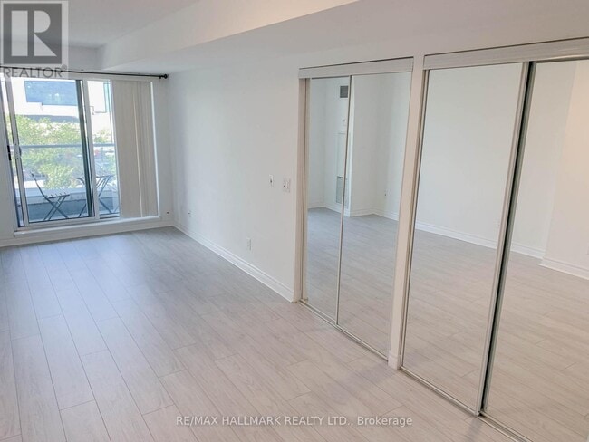 Photo du bâtiment - 70 Town Centre Court