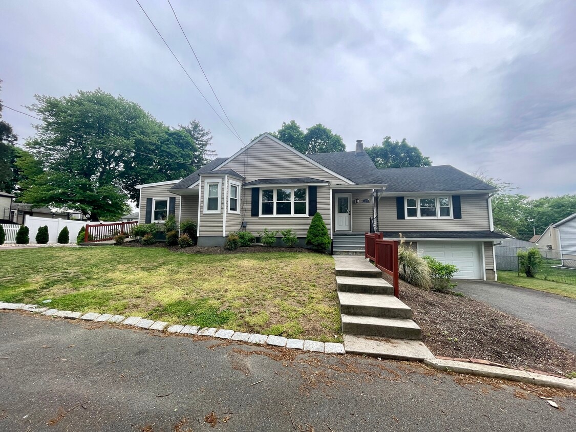 Primary Photo - 39 Mabel St