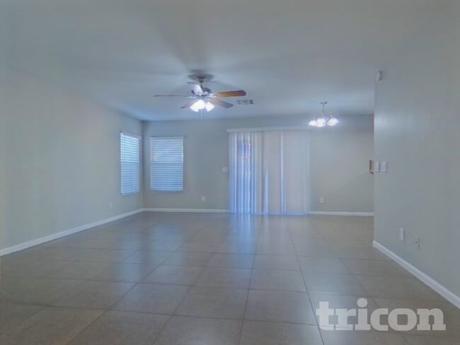 Building Photo - 11229 W Devonshire Ave