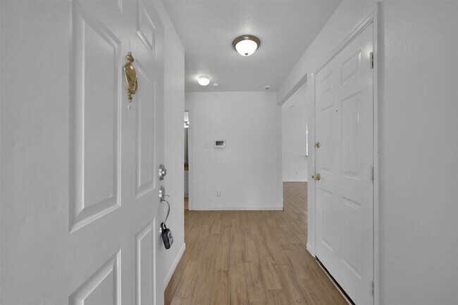 Foto del edificio - 3234 Crestbridge Ln