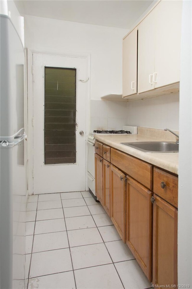 Foto del edificio - 7351 Gary Ave