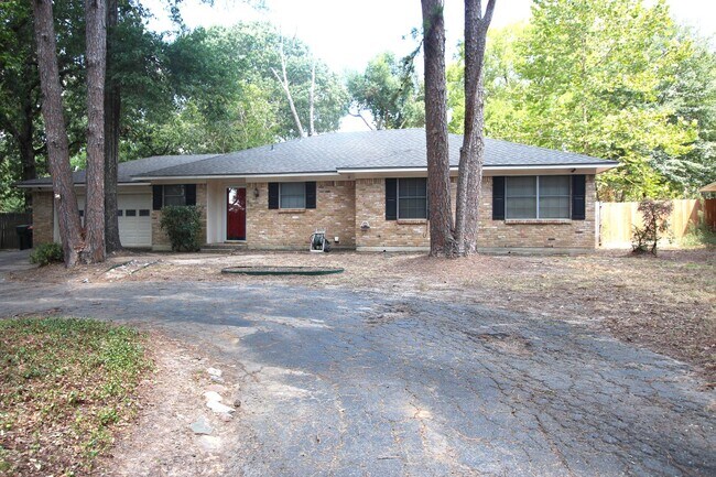 Foto del edificio - Coming Soon! Charming 3 Bedroom, 2 Bathroom Home in South Tyler!